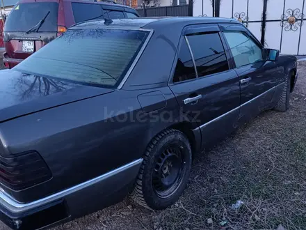 Mercedes-Benz E 230 1990 года за 1 300 000 тг. в Шу – фото 2