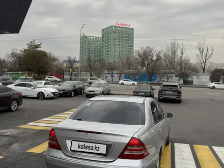 Mercedes-Benz C 200 2004 года за 4 500 000 тг. в Алматы – фото 4