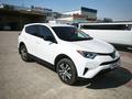 Toyota RAV4 2018 года за 8 900 000 тг. в Актау