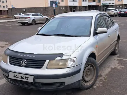 Volkswagen Passat 2004 года за 1 800 000 тг. в Астана – фото 3