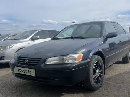 Toyota Camry 1998 года за 2 200 000 тг. в Астана – фото 4