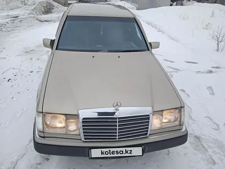 Mercedes-Benz E 300 1991 года за 1 900 000 тг. в Караганда – фото 21