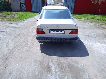 Mercedes-Benz E 300 1991 года за 1 900 000 тг. в Караганда – фото 24