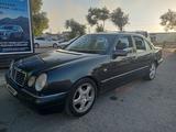 Mercedes-Benz E 230 1997 годаүшін2 570 000 тг. в Мерке – фото 2