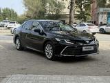 Toyota Camry 2023 года за 15 800 000 тг. в Семей