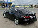 Toyota Camry 2023 года за 15 800 000 тг. в Семей – фото 5