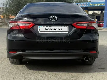 Toyota Camry 2023 года за 15 800 000 тг. в Семей – фото 7