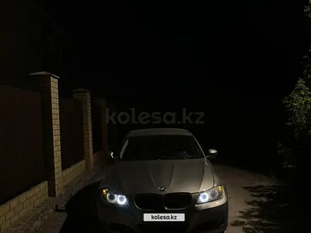 BMW 318 2010 года за 2 200 000 тг. в Актобе – фото 2