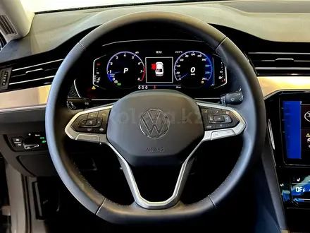 Volkswagen Passat Exclusive 1.4 TSI 2022 года за 15 090 000 тг. в Караганда – фото 10