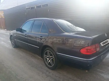 Mercedes-Benz E 230 1995 года за 2 300 000 тг. в Павлодар – фото 5