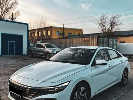 Hyundai Elantra 2024 года за 9 500 000 тг. в Караганда – фото 2