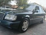 Mercedes-Benz E 220 1995 года за 3 300 000 тг. в Алматы