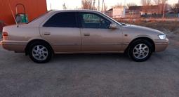 Toyota Camry 1997 года за 3 700 000 тг. в Шиели – фото 2