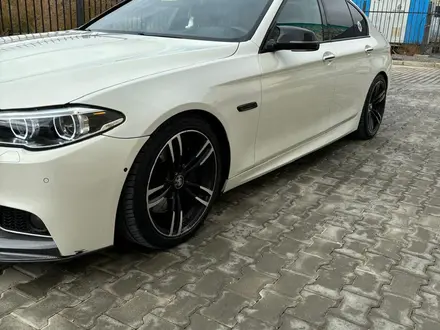 BMW 550 2013 года за 15 000 000 тг. в Атырау – фото 3