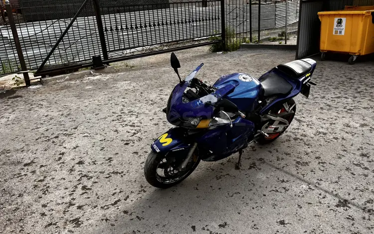 Honda  CBR 600RR 2005 года за 1 450 000 тг. в Астана