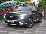 Hyundai Santa Fe 2021 года за 16 690 000 тг. в Алматы