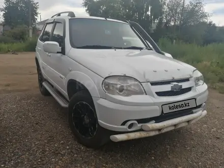 Chevrolet Niva 2011 года за 2 350 000 тг. в Семей – фото 2