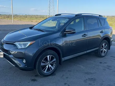 Toyota RAV4 2018 года за 13 300 000 тг. в Алматы – фото 19