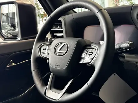 Lexus GX 550 Luxury+ 2025 года за 69 290 000 тг. в Алматы – фото 23