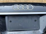 Крышка багажника на Audi A6 C6 за 20 000 тг. в Алматы – фото 5