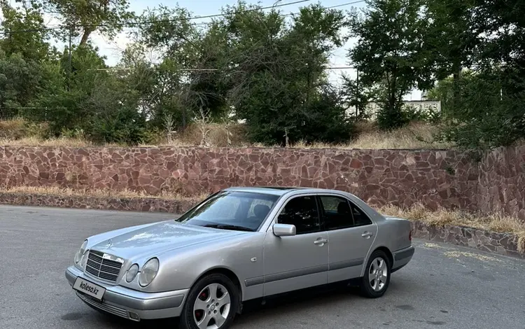 Mercedes-Benz E 200 1998 годаүшін3 300 000 тг. в Тараз