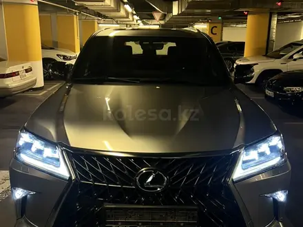 Lexus LX 570 2018 года за 41 000 000 тг. в Алматы