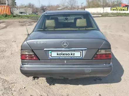 Mercedes-Benz E 280 1994 года за 2 100 000 тг. в Алматы – фото 2