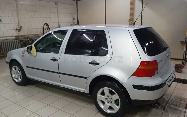 Volkswagen Golf 1997 года за 2 300 000 тг. в Астана