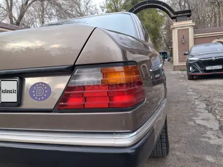 Mercedes-Benz E 230 1991 года за 2 300 000 тг. в Шымкент – фото 12