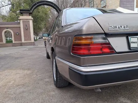 Mercedes-Benz E 230 1991 года за 2 300 000 тг. в Шымкент – фото 14