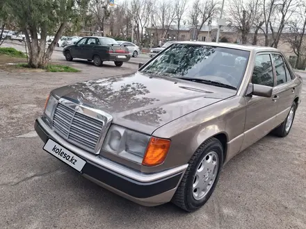 Mercedes-Benz E 230 1991 года за 2 300 000 тг. в Шымкент