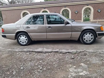 Mercedes-Benz E 230 1991 года за 2 300 000 тг. в Шымкент – фото 8