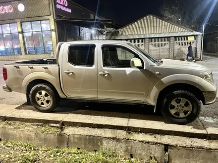 Nissan Navara 2010 года за 5 500 000 тг. в Алматы – фото 3