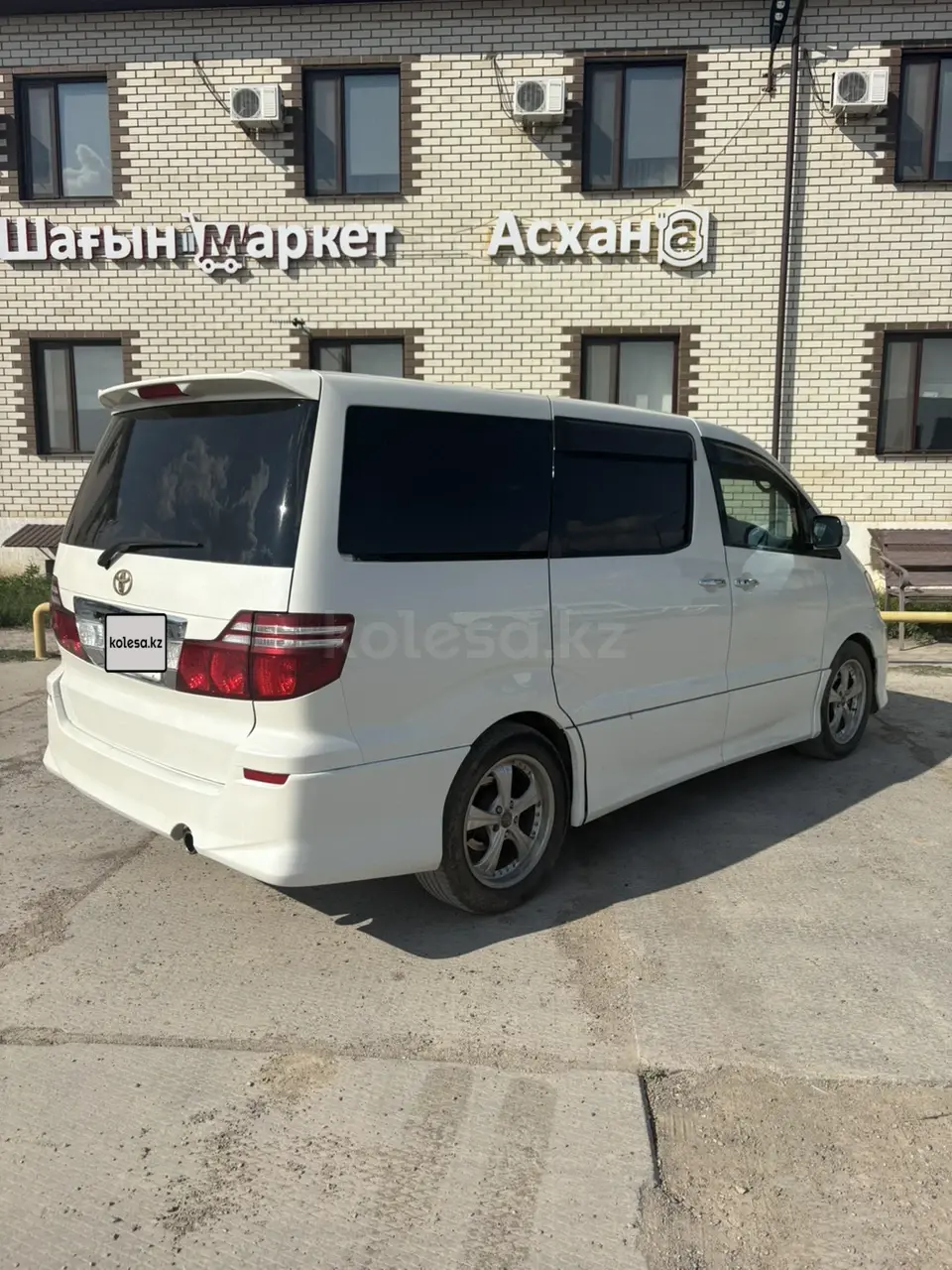 Toyota Alphard, 2006