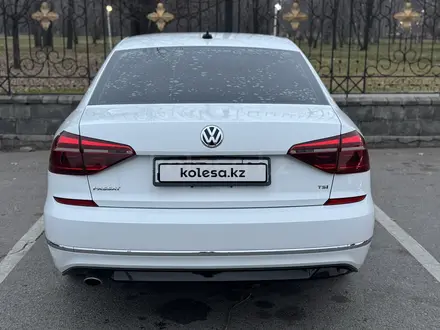 Volkswagen Passat 2017 года за 8 500 000 тг. в Алматы – фото 4
