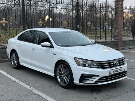 Volkswagen Passat 2017 года за 8 500 000 тг. в Алматы – фото 3