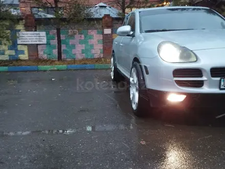 Porsche Cayenne 2005 года за 2 500 000 тг. в Астана – фото 2