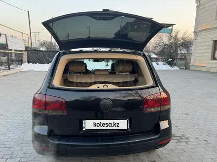 Volkswagen Touareg 2003 года за 4 199 999 тг. в Алматы – фото 15