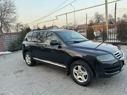 Volkswagen Touareg 2003 года за 4 199 999 тг. в Алматы – фото 2