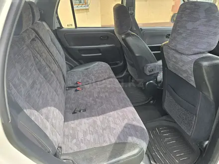 Honda CR-V 2004 года за 4 200 000 тг. в Алматы – фото 9