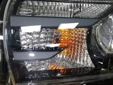 Corolla 180 — Фара в сборе, без LED — с черным молдингом хромом за 223 200 тг. в Алматы
