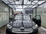 Toyota Highlander 2013 года за 11 500 000 тг. в Астана
