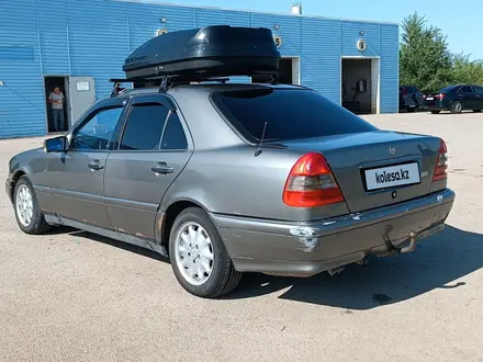 Mercedes-Benz C 180 1994 года за 1 750 000 тг. в Актобе – фото 3