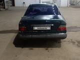 Mercedes-Benz E 200 1994 года за 800 000 тг. в Жезказган – фото 3