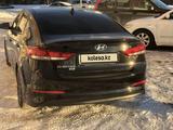 Hyundai Elantra 2018 годаfor7 100 000 тг. в Астана – фото 3