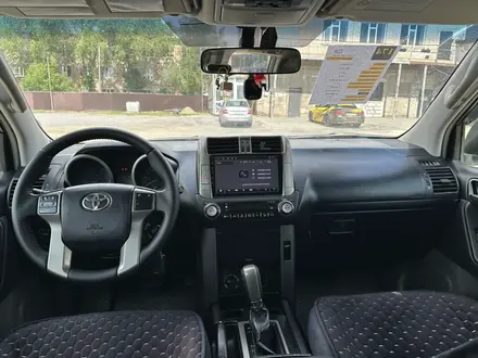 Toyota Land Cruiser Prado 2012 года за 15 500 000 тг. в Актобе – фото 9