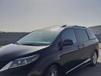 Toyota Sienna 2015 года за 10 900 000 тг. в Актау