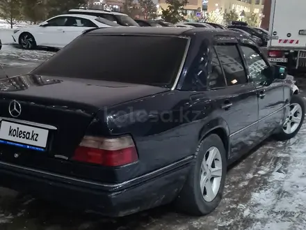 Mercedes-Benz E 220 1995 года за 1 300 000 тг. в Астана – фото 5