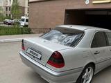 Mercedes-Benz C 240 1998 годаүшін5 800 000 тг. в Астана – фото 4