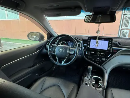 Toyota Camry 2023 года за 16 000 000 тг. в Актобе – фото 6